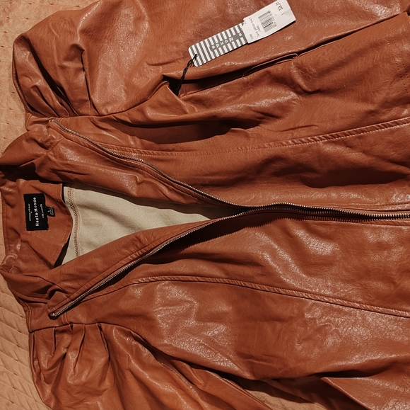 Jacket - Picture 3 of 7